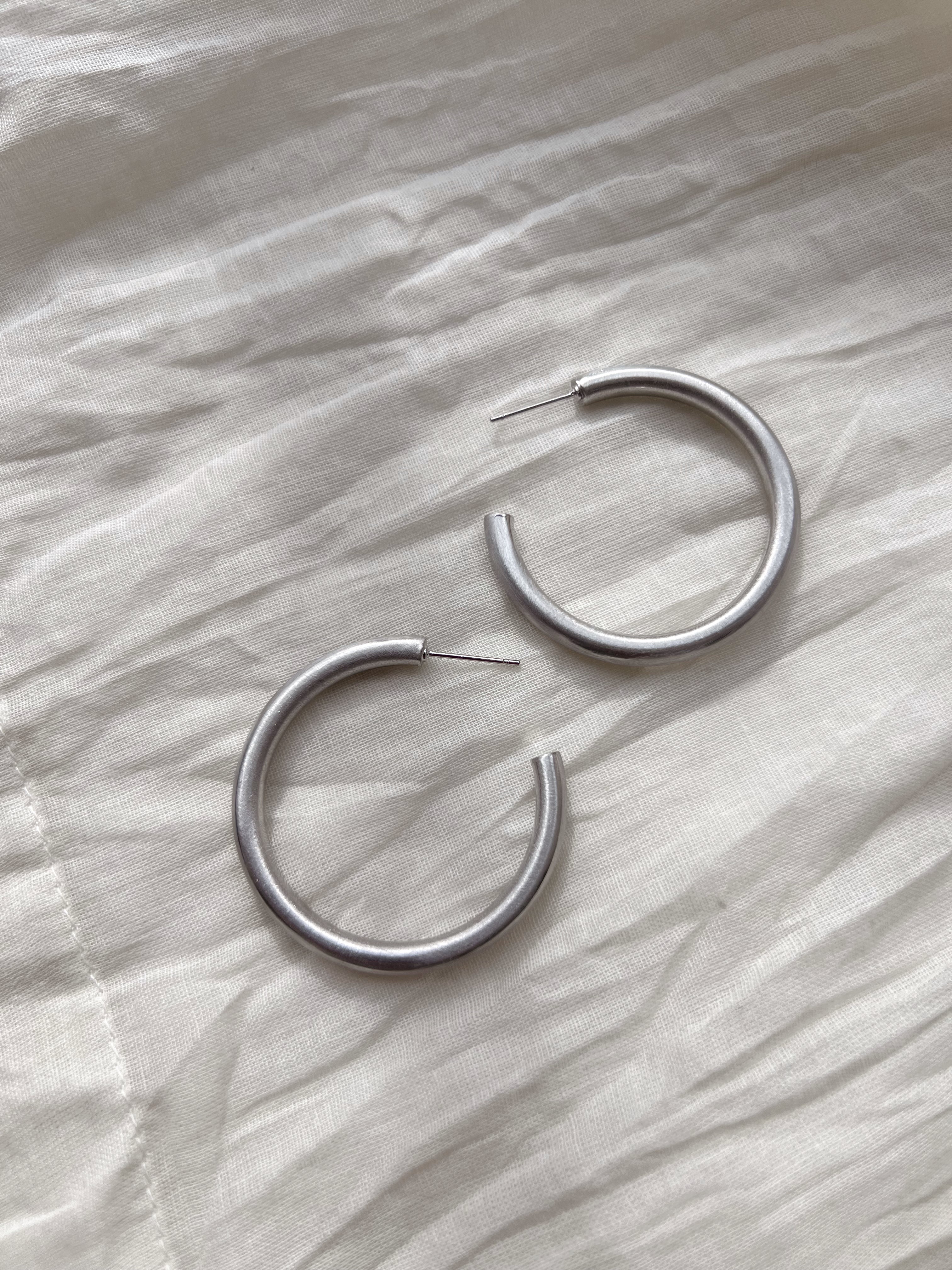 Erica Medium Hoops